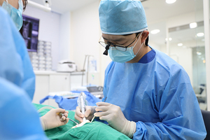  [23년03월] 고령자, 골다공증, 당뇨 환자 임플란트 시술 부작용 줄이려면? [서울이다움치과]